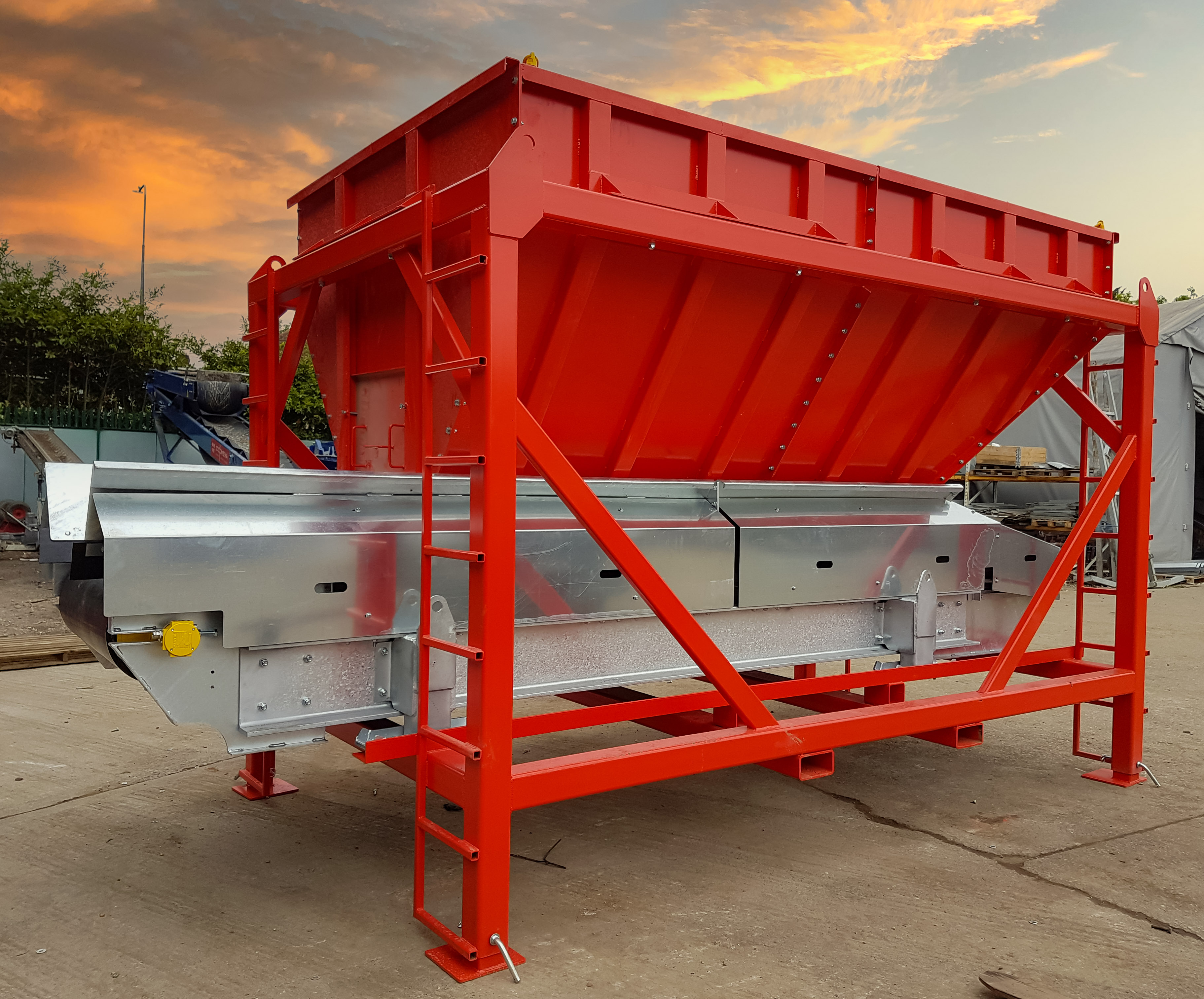 Bulk Feed Hopper