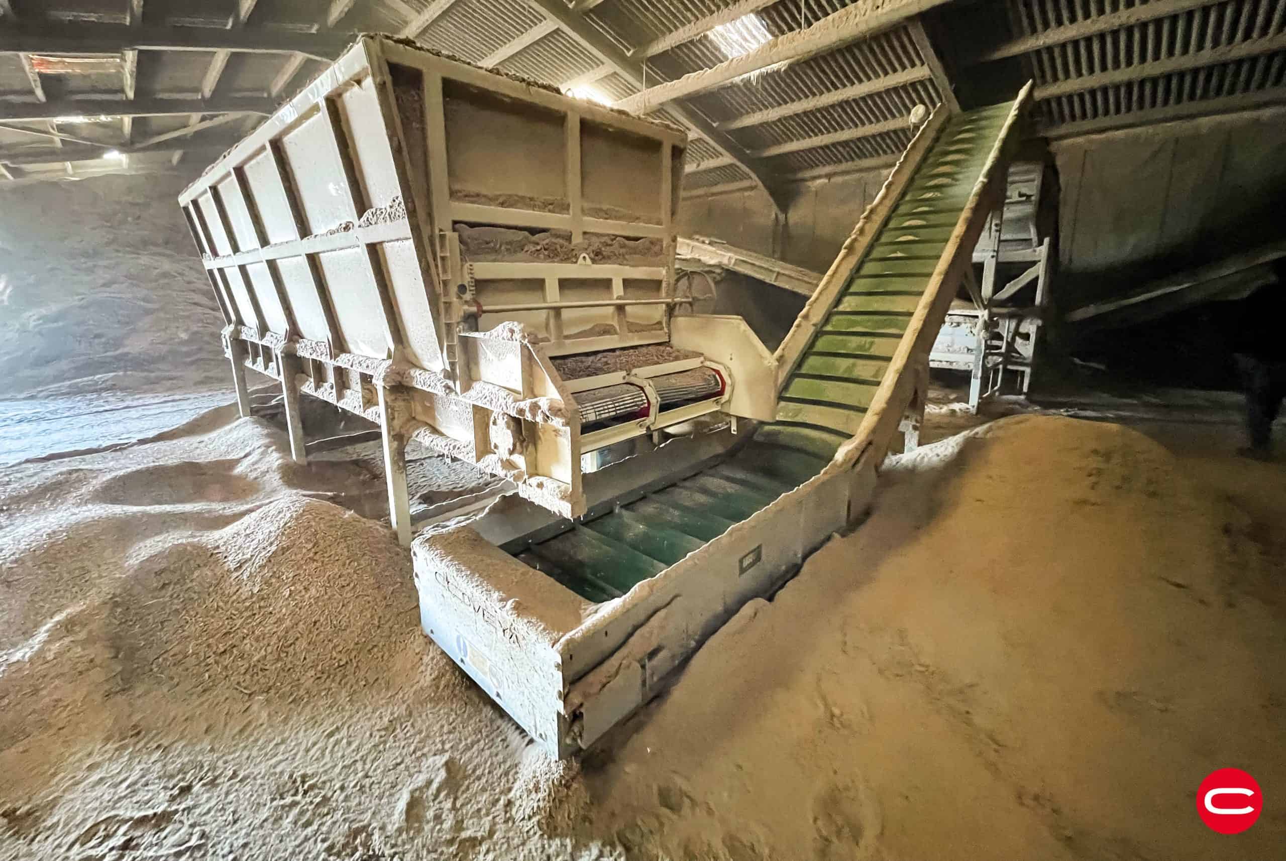 Fennington Fibres [EK900 Swan Neck & Bulk Feed Hopper]